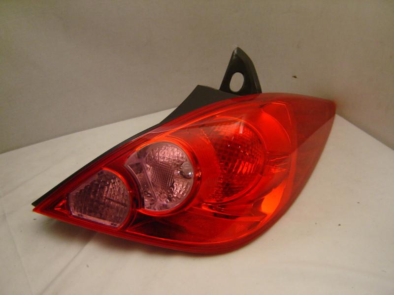 Nissan versa hatchback right tail light 07 08 09 10 oem 