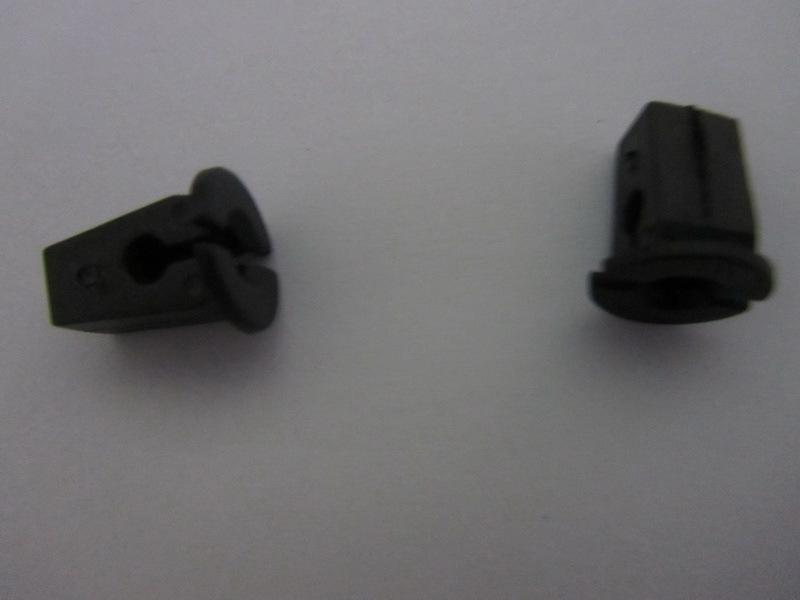 Volkswagen expanding nut black (8 x 13 x 12mm) 867809966   (10  pcs)