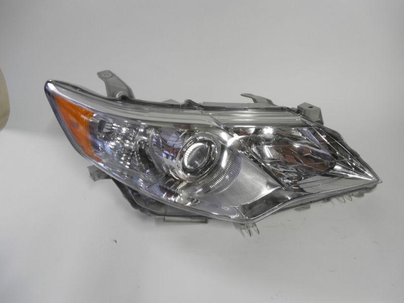 2012 2013 toyota camry oem right headlight nice! 