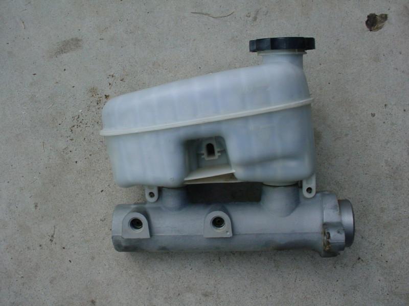 03 chevy silverado brake master cylinder complete 1500 sierra free shipping