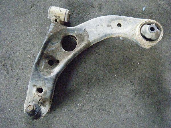 Daihatsu mira 2002 front left lower arm [5851740]