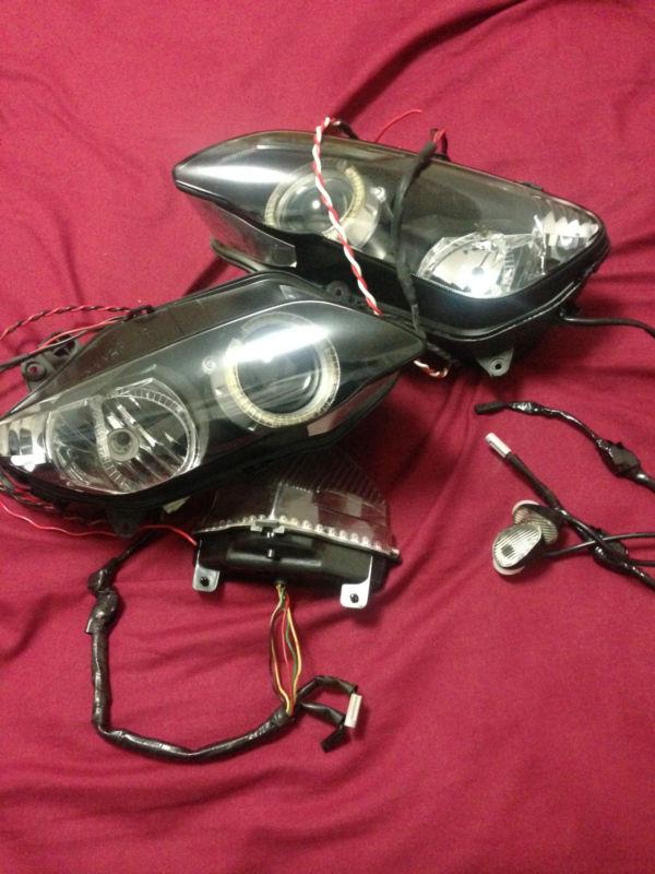 Yamaha r1 halo red headlights