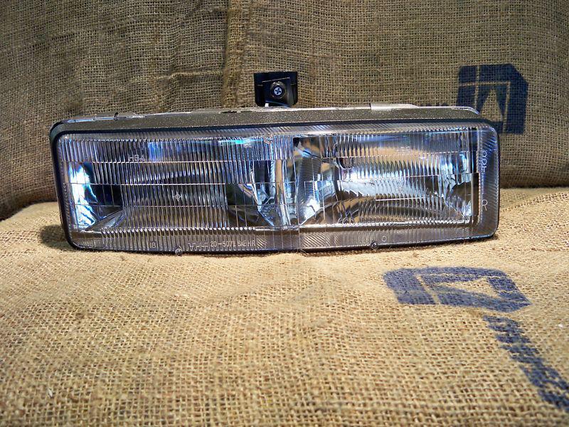 1992-1993 olds supreme headlamp rh passenger