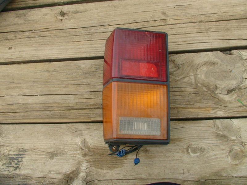 1987 jeep cherokee xj driver side tail light 84-96