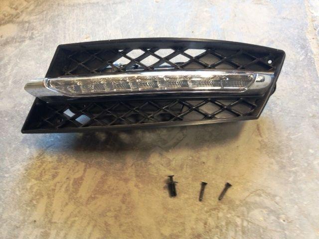 2012-2014 mercedes benz cls 550 oem right fog light with cover