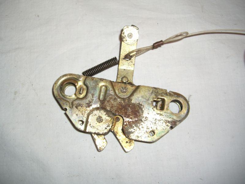 Alfa romeo milano or 75 - trunk latch / catch / lock mechanism