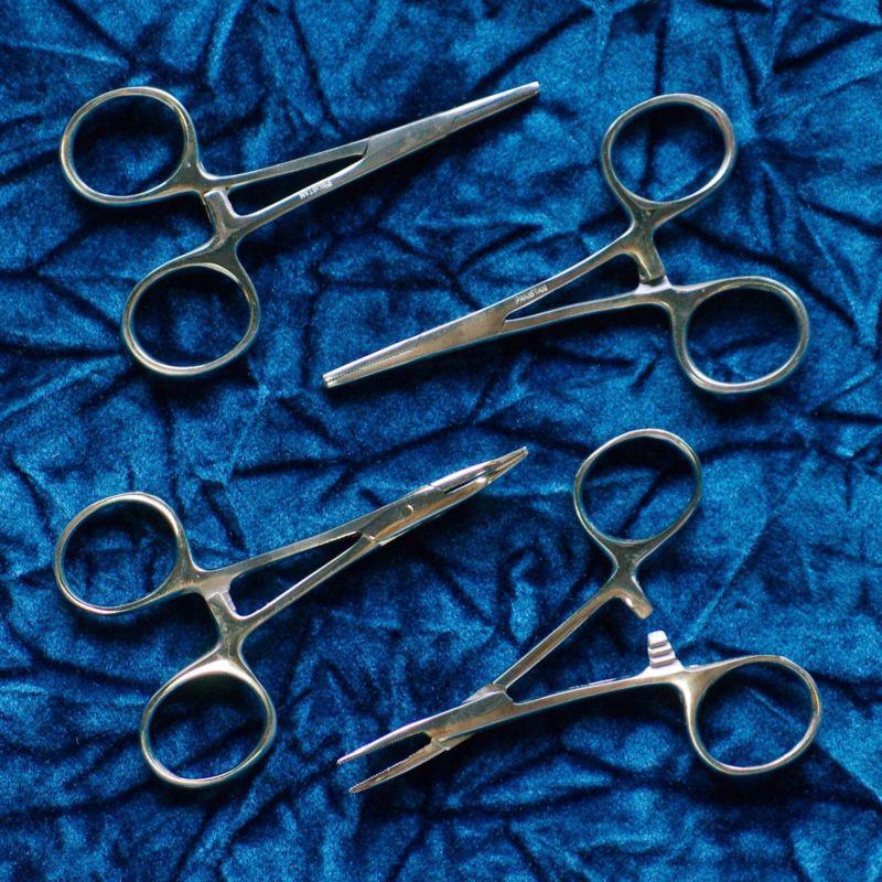 Hemostats / locking forceps 3-1/2" -- 2 curved 2 straight stainless steel new