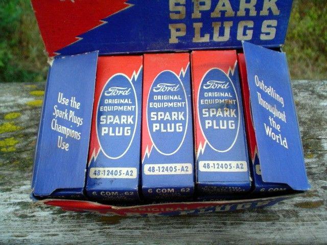 Vintage n.o.s. case of 10 champion ford spark plugs 6 com.-62 