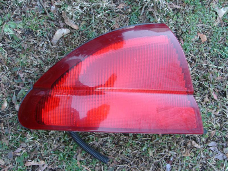 1995 96 97 98 99 monte carlo tail light maroon trim lh