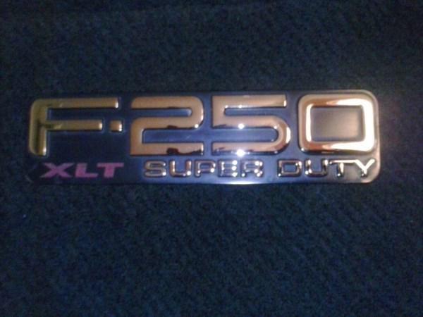 1999-2004 f250 xlt fender emblem