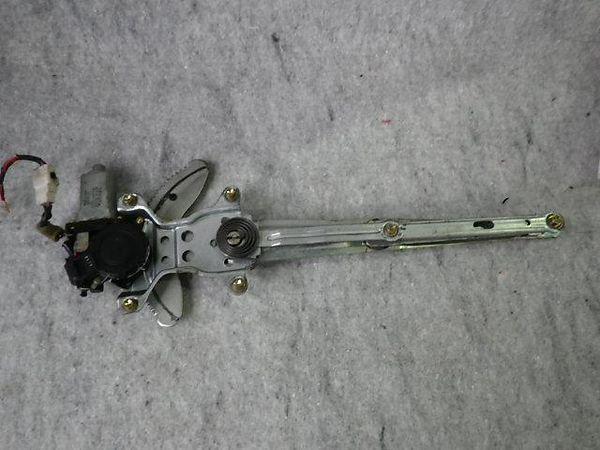 Toyota regius 1998 front right door regulator [0613120]