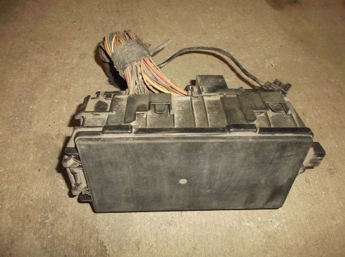 1998-2002 lincoln navigator engine bay under hood fuse box assembly