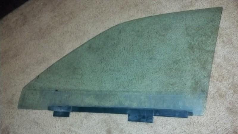 Porsche 944 door window glass (left)