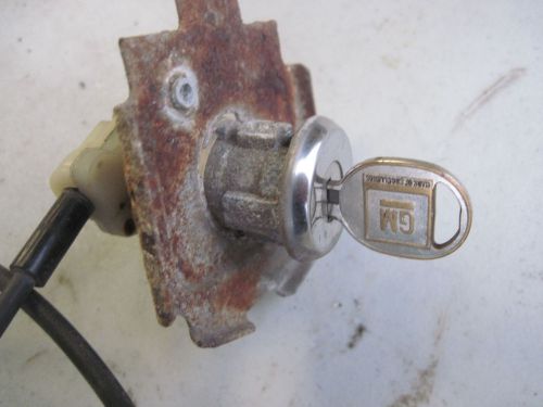 1988-92 riviera toronado trofeo power trunk latch with trunk lock and key