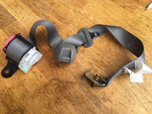 98 99 00 01 02 subaru forester oem right rear seatbelt