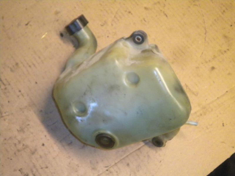 Suzuki gt750 oil tank, cap