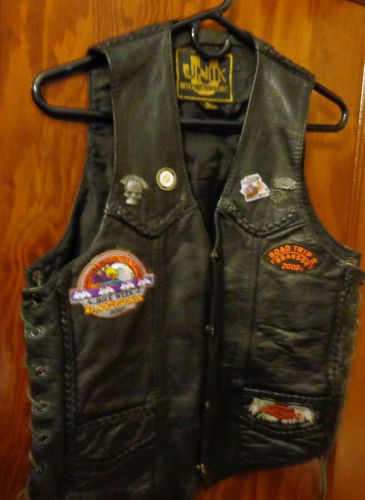 Black leather small leather vest unik international inc. with patches &amp; pins