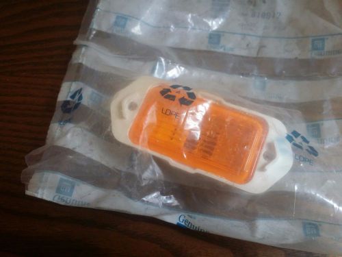 Nos 1969 camaro front fender marker light gm 916813