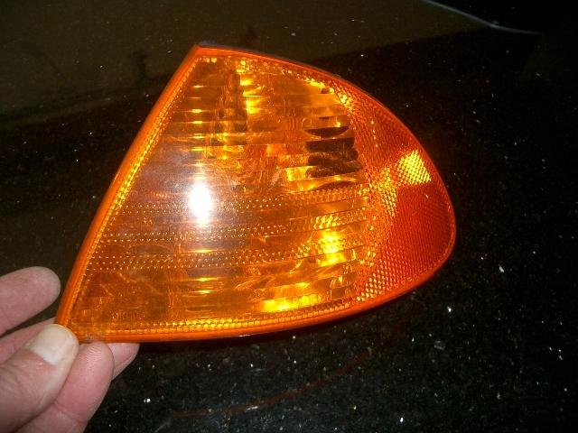 Genuine bmw 2001 bmw 3 series right/passenger side  front turn signal light