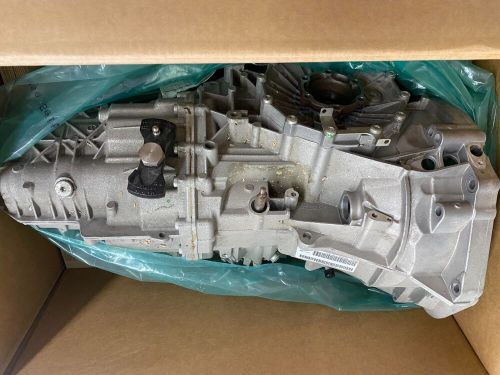 Used genuine porsche 981 6 speed transmission 981 300 020 22