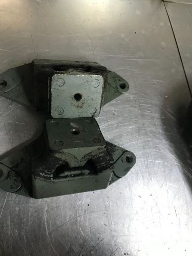 Yamaha wave runner  xl 800 motor mounts