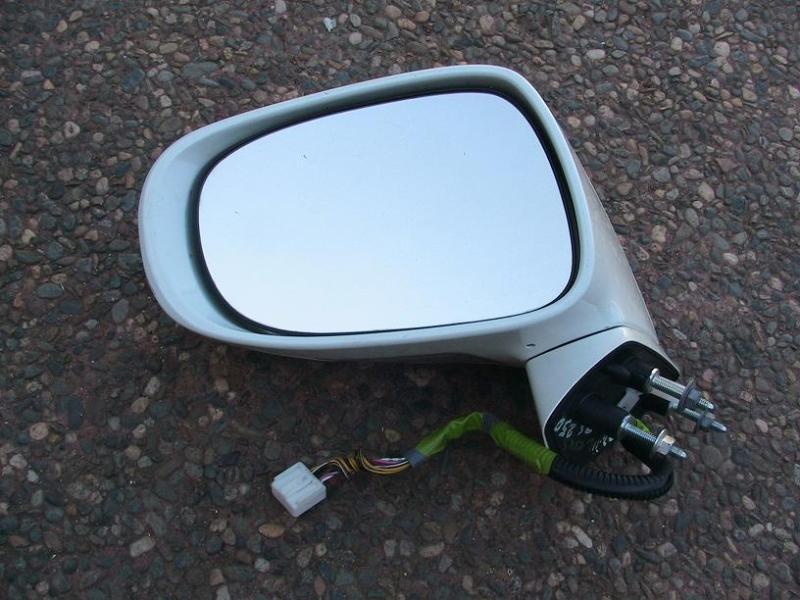 2011 lexus is 250 left oem  mirror