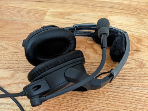 Bose a20 aviation headset with dual plug cable - black