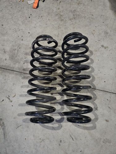 01-08 chevrolet trailblazer rear springs