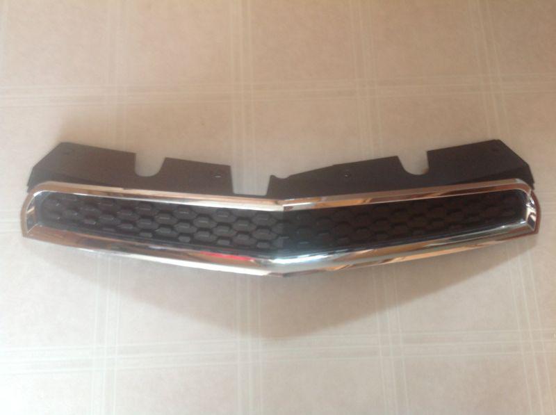 Chevrolet equinox front bumper upper grille oem used 20882352