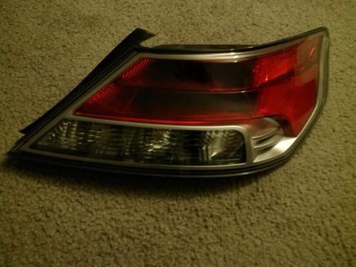 09-11 acura tl oe tail light (right)