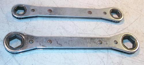 Snap-on r2426s 13/16 & r2022s 11/16 ratcheting box wrenches