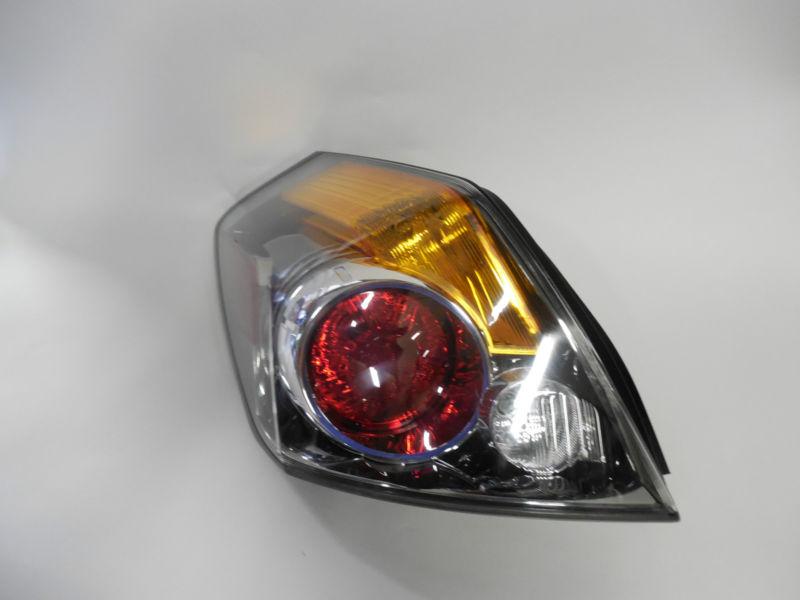 07 08 09 2010 2011 nissan altima sedan oem left tail light nice!