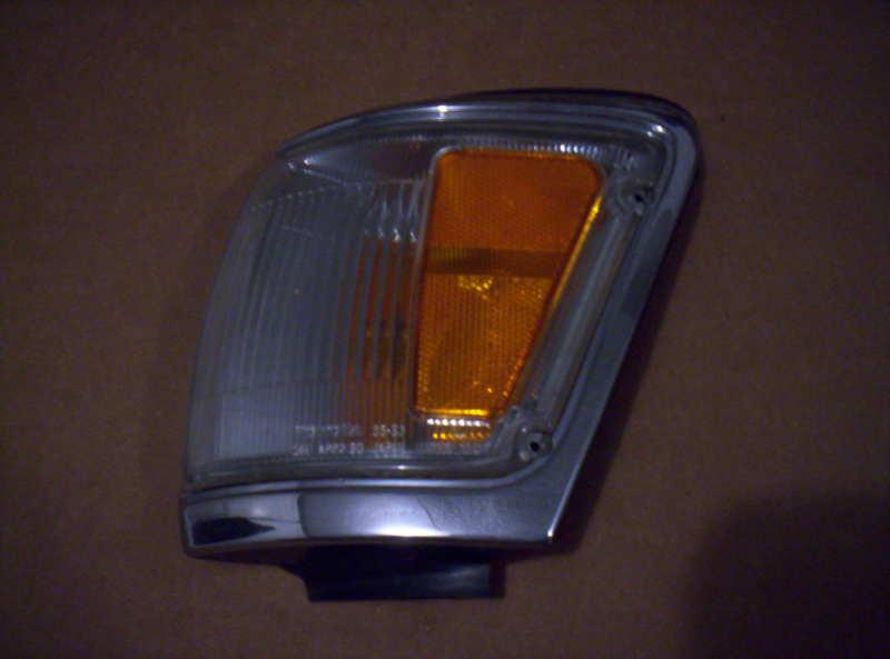 94 95 toyota 4 runner lh side marker light turn signal lens park light