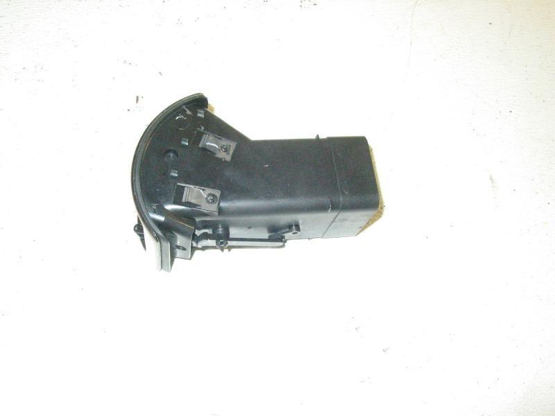 04 03 land rover discovery left front vent w wood trim  27362