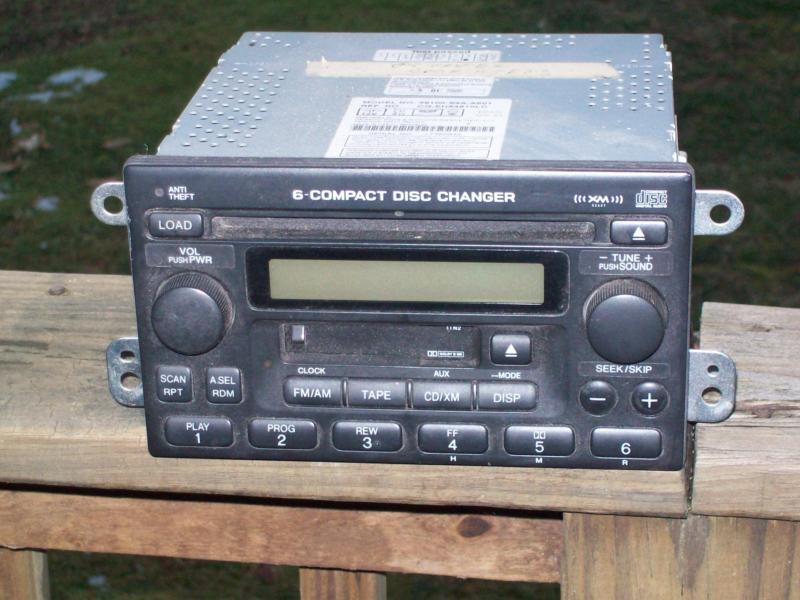 Honda crv oem radio cd plus cassette