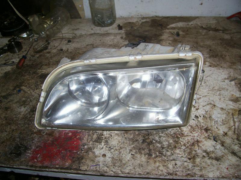 00-04 volvo s40 1.9t passanger headlight