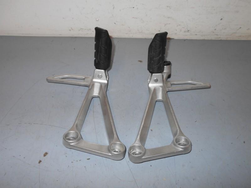 #1960 - 2013 13 honda cbr 500r  passenger foot pegs  158 miles