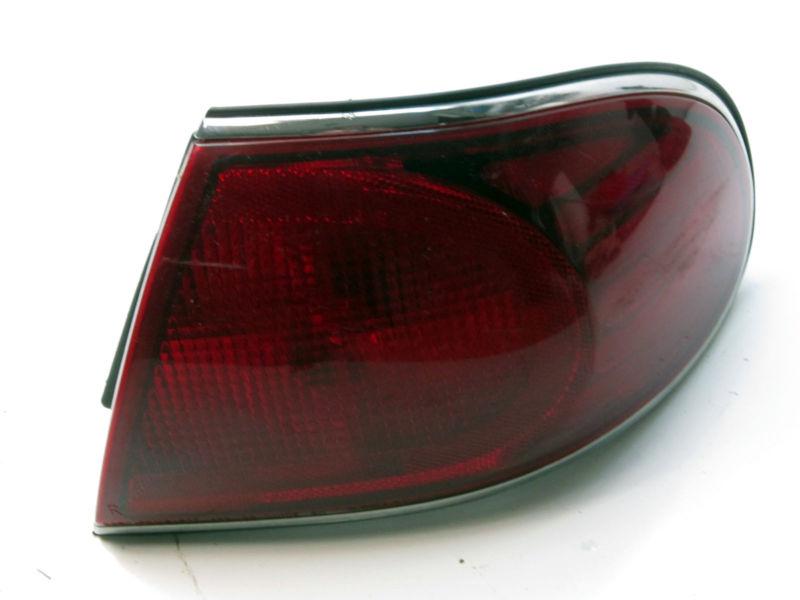 Oem 2000 2001 2002-2005 buick lesabre passenger side rear brake tail light lamp