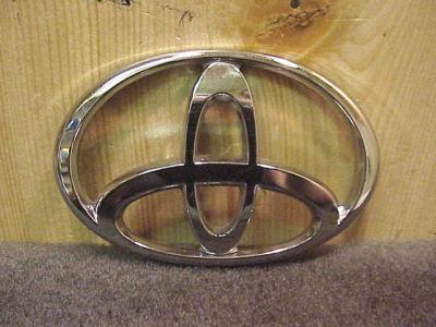 Toyota corolla 98-00 1998-2000 trunk lid emblem oe chrome plastic trunk ornament