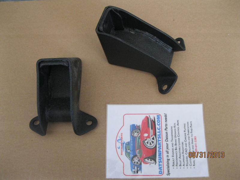 Datsun genuine nissan black coated engine mount brackets 240z 280z l24 l26 l28