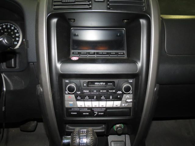 2003 isuzu axiom radio trim dash bezel 2532610