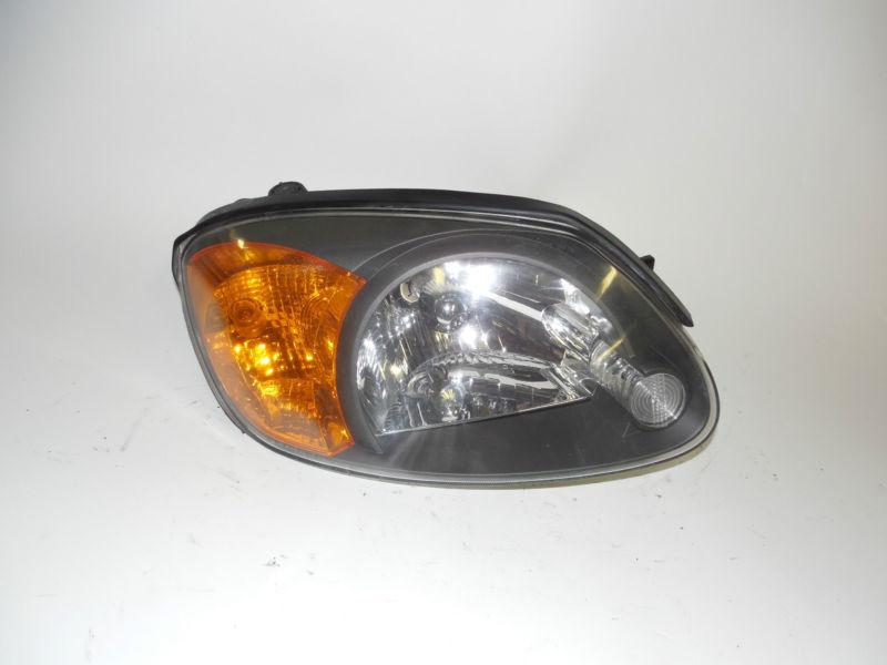 03 04 05 06 hyundai accent oem right headlight nice!