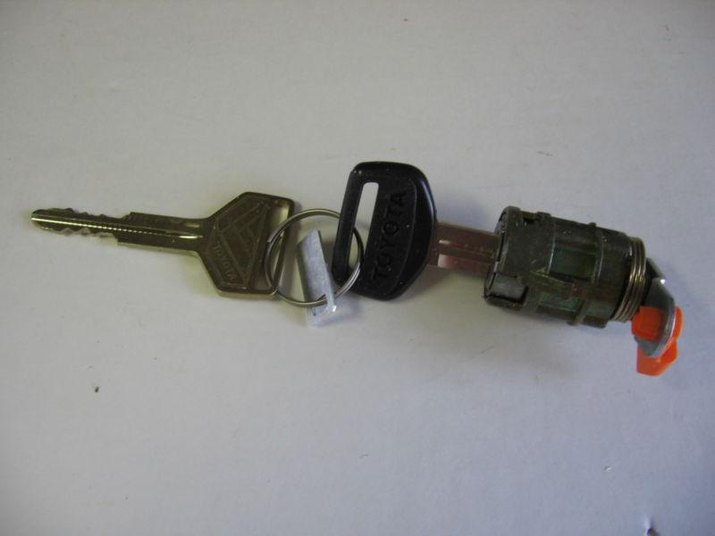 Genuine oem toyota cylinder & key set 1995 pick-up & 1988 to 1995 4runner