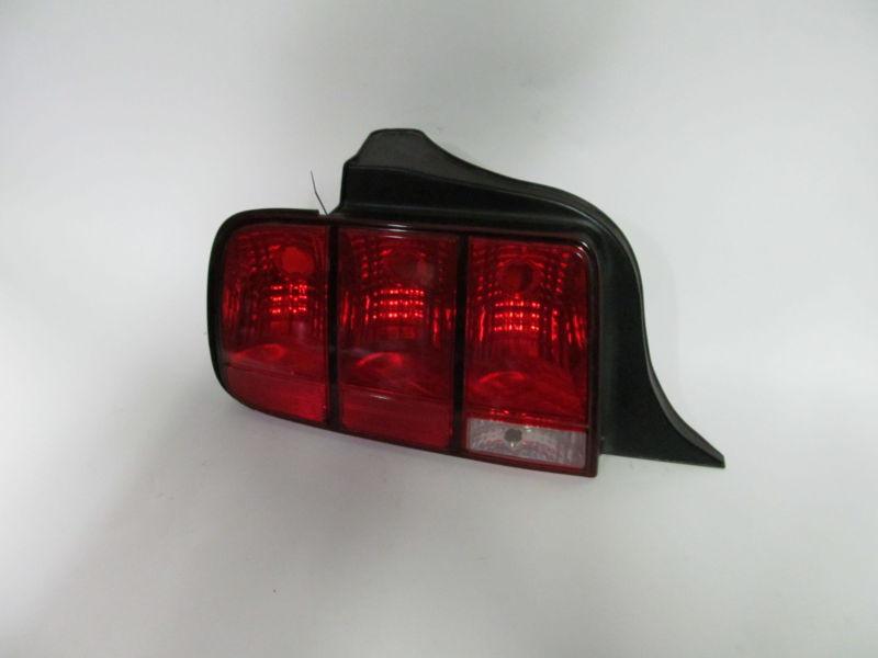 05 06 07 08 09 ford mustang oem left tail light nice!