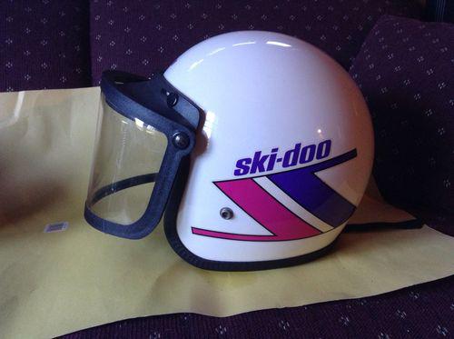 Skidoo snowmobile helmet size large, white