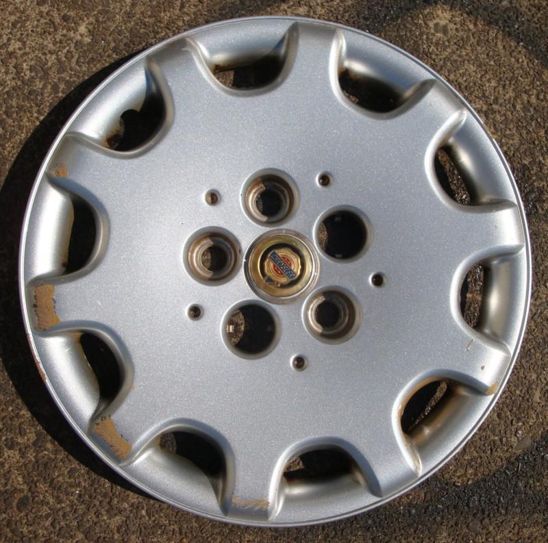 15 inch 2001 2002 town & country hubcap