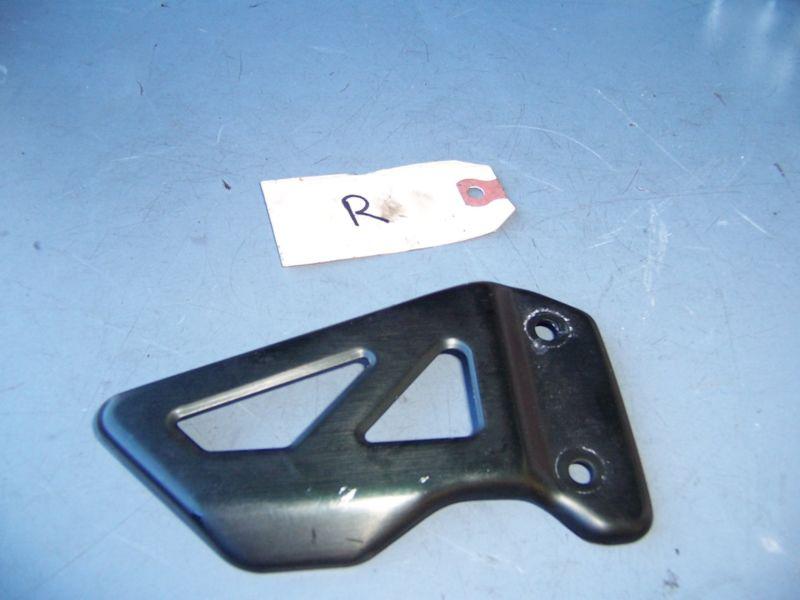 033 suzuki gsxr1000 gsxr 1000 01 02 right rearset heel guard