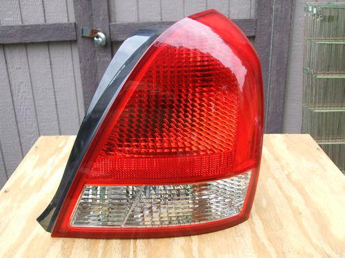 Hyundai elantra sedan tail lights rear right side full assembly 2001-2003