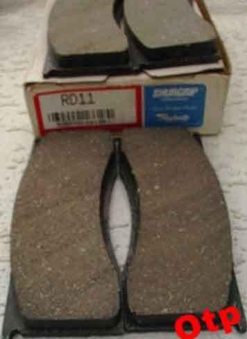 4 brake pads dart,barracuda,valiant,mustang 1965 1966 -replace old!!!