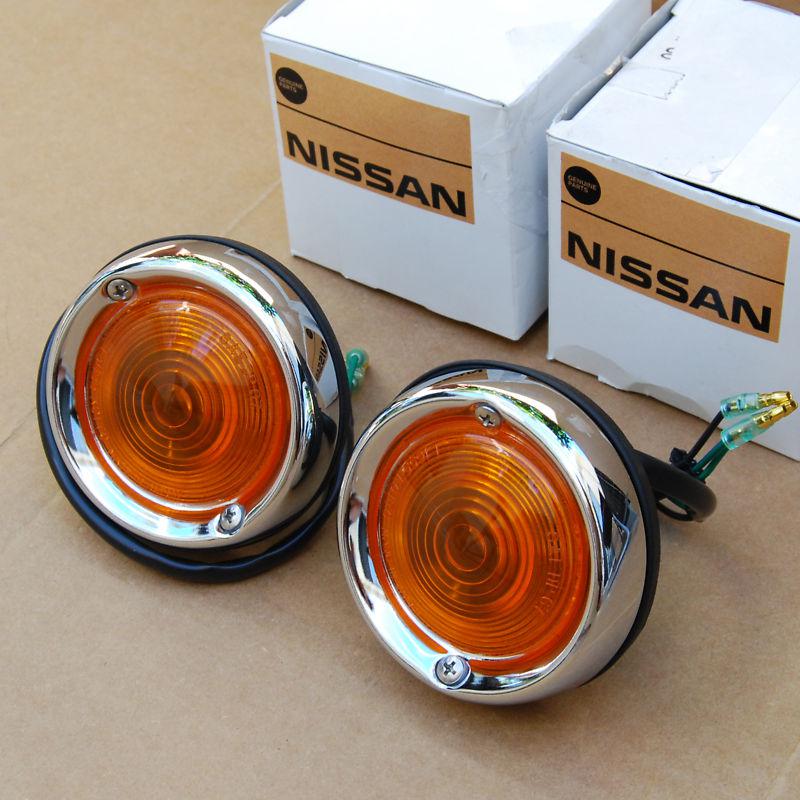 Datsun roadster amber parking lamp assemblies set *new, oem nissan*